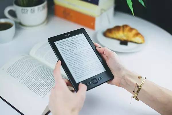 三肖必出三肖一特,调整方案执行细节_Kindle76.263